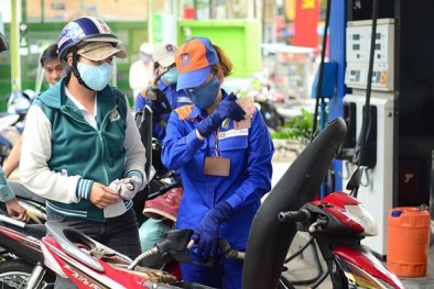 Đổ xăng để tiết kiệm nhất khi giá cao kỷ lục: Những mẹo khách hàng nào cũng nên biết