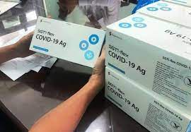 Thị trường kit test nhanh Covid-19: Giá ‘leo thang’, chất lượng khó kiểm soát