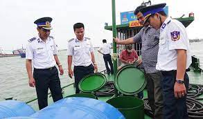 Tăng cường kiểm soát, đấu tranh chống buôn lậu xăng dầu, than