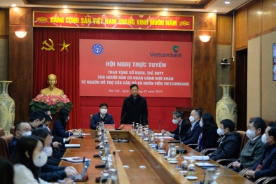 Hơn 12 ngàn sổ BHXH, thẻ BHYT trao tặng tới người dân có hoàn cảnh khó khăn