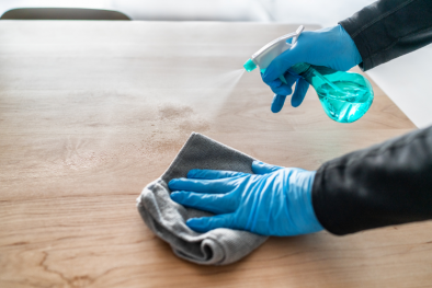 Cảnh báo nguy cơ ô nhiễm từ chất độc hại trong dung dịch tẩy rửa