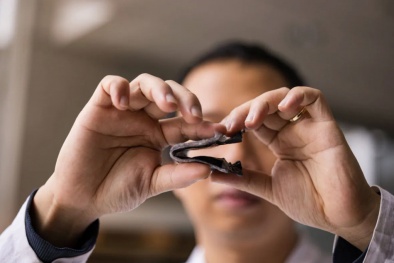 Chế tạo thành công pin co giãn, có khả năng giặt được như quần áo