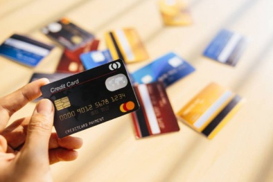 Cảnh giác với lời mời rút tiền mặt từ thẻ tín dụng!