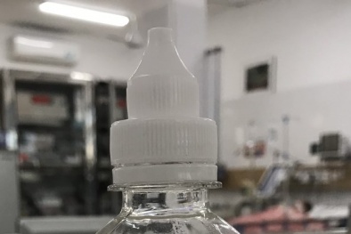 Cảnh báo: Suýt mất mạng vì uống nhầm cồn công nghiệp mua tại nhà thuốc để sát khuẩn