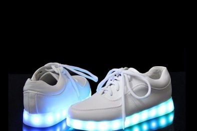 Ra mắt loại giày laser hỗ trợ bệnh nhân Parkinson đi lại