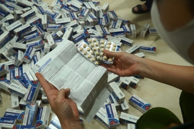 Ngăn chặn mua bán thuốc trị COVID-19 giả