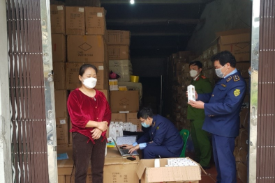 Nhập lậu lượng lớn tinh dầu thơm và sách tập tô 