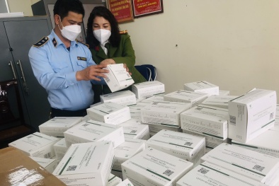 Thu giữ gần 5000 bộ kit test nhanh Covid-19 nhập lậu