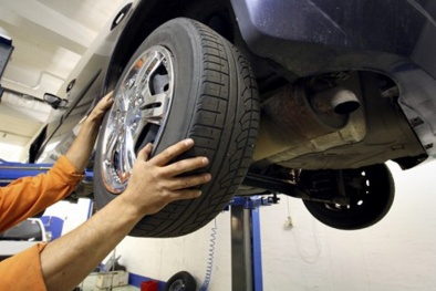 Người dùng lưu ý: Ô tô không đạt đăng kiểm vì lỗi ở bánh xe