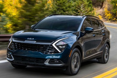 Kia Sportage Hybrid 2023 chốt giá gần 700 triệu đồng