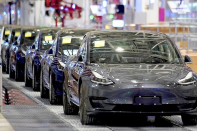 Tesla thu hồi hàng trăm nghìn ô tô để kiểm tra lại các vấn đề an toàn