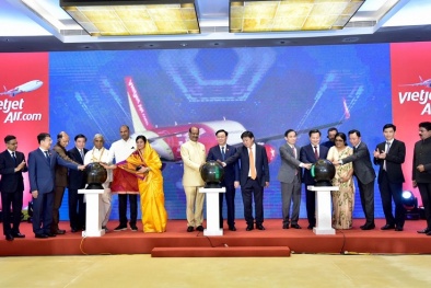 Chủ tịch Quốc hội Vương Đình Huệ và Chủ tịch Hạ viện Ấn Độ Om Birla chứng kiến khai trương các đường bay thẳng giữa 2 nước