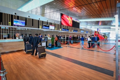 Người nước ngoài được xuất nhập cảnh qua Cảng Hàng không Vân Đồn bằng thị thực điện tử