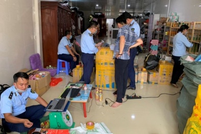Vĩnh Long: Phát hiện trên 2.000 sản phẩm nhập lậu vi phạm về nhãn kinh doanh qua mạng xã hội