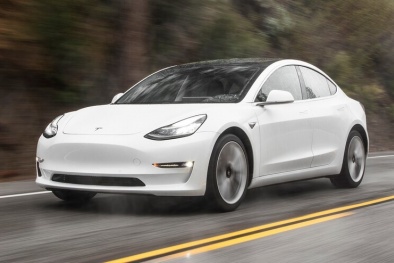 Tesla liên tiếp thu hồi xe điện do lỗi cảm ứng 