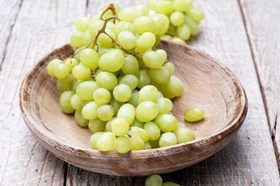 Nguy hiểm tính mạng nếu người bị suy thận ăn nhiều nho 