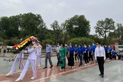 Đoàn thanh niên Tổng cục TCĐLCL vào Lăng viếng Chủ tịch Hồ Chí Minh