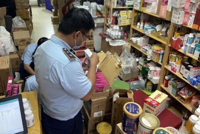 Thu giữ số lượng lớn mỹ phẩm, thực phẩm chức năng nghi nhập lậu 