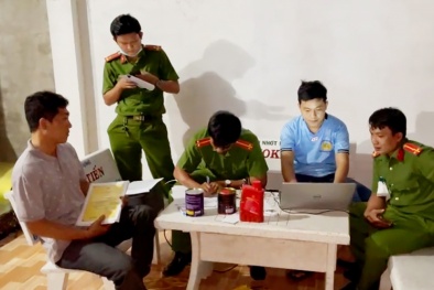 An Giang: Phát hiện một hộ dân nghi sản xuất dầu nhớt giả
