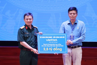 Viettel tặng 2,5 tỷ đồng học bổng cho con công nhân có hoàn cảnh đặc biệt khó khăn