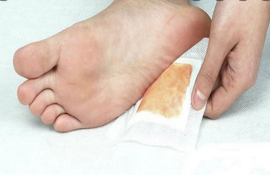 Chuyên gia khuyến cáo: Không nên tin lời quảng cáo về miếng dán thải độc chân