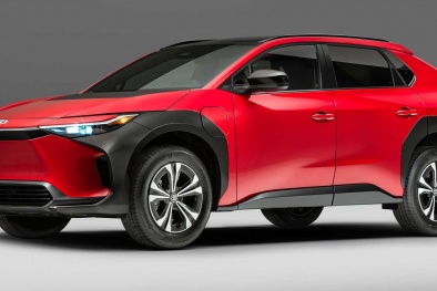 Mới ra mắt 2 tháng, 2700 xe điện bZ4X của Toyota phải triệu hồi gấp 
