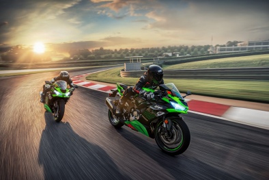 Nhật Bản ngừng sản xuất một số mẫu xe để đáp ứng tiêu chuẩn khí thải mới