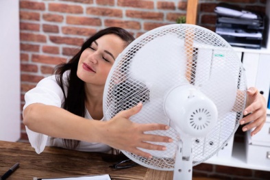 Sai lầm khi dùng quạt điện ngày hè gây hại sức khỏe