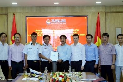 Petrovietnam và PV GAS ủng hộ cán bộ chiến sỹ hải quân 600 triệu đồng