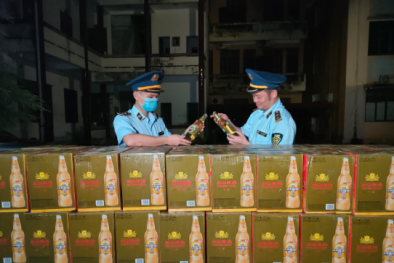 Gần 1.000 chai bia không rõ nguồn gốc xuất xứ bị thu giữ