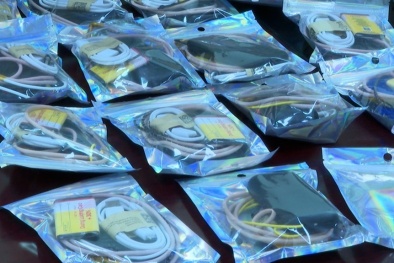 Phát hiện nhiều trang thiết bị gian lận thi cử