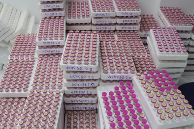 Nguy cơ từ kính áp tròng trôi nổi, kém chất lượng 