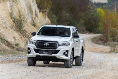 Toyota Việt Nam tạm dừng nhập khẩu dòng xe Hilux nguyên nhân vì sao ? 