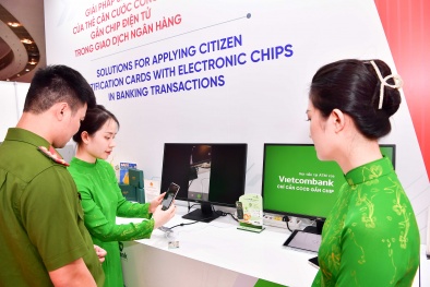 Vietcombank triển khai ứng dụng căn cước công dân gắn chip trong giao dịch