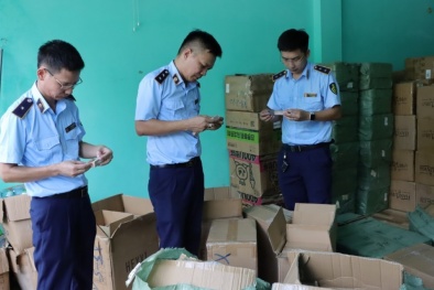 Phát hiện hơn 20 tấn nước hoa, mỹ phẩm nghi giả nhãn hiệu nổi tiếng