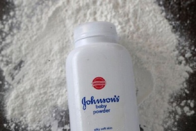 Johnson & Johnson sẽ dừng bán phấn rôm trẻ em có bột talc trên toàn cầu vào năm 2023