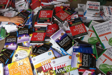 Sách giả, sách lậu nở rộ trên mạng xã hội: Chế tài xử lý chưa đủ răn đe?