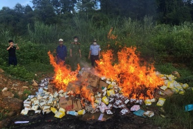 Lào Cai thu giữ lượng lớn bánh dẻo, sữa chua sấy khô vị hoa quả không nguồn gốc xuất xứ