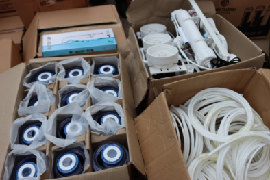 Hàng loạt sản phẩm linh, phụ kiện và máy lọc nước nhập lậu bị thu giữ