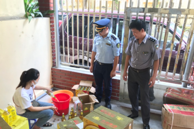 Hà Giang tiêu hủy 4.644 sản phẩm thực phẩm nhập lậu