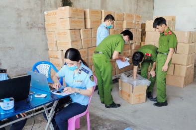 4 ô tô tải vận chuyển số lượng lớn hàng hóa không rõ nguồn gốc tại An Giang