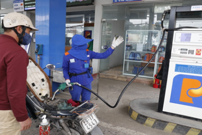 Tước giấy phép thêm 5 doanh nghiệp đầu mối xăng dầu