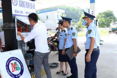 Xử phạt kinh doanh xăng dầu tự ý điều chỉnh giá, thời gian bán tại Thái Nguyên và Lạng Sơn
