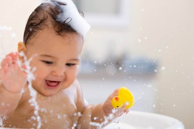 Chọn mua dầu gội tạo bọt cho bé cần tránh những thành phần độc hại nào?