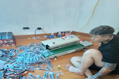 Phát hiện cơ sở sản xuất, kinh doanh hàng loạt thiết bị thuốc lá điện tử không phép