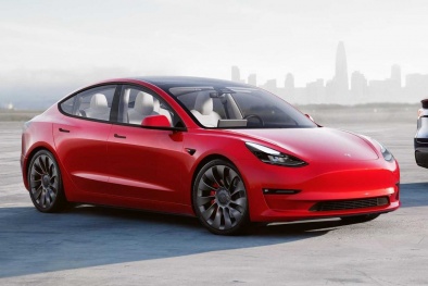 Gần 1,1 triệu ô tô điện Tesla bị triệu hồi khẩn do lỗi phần mềm