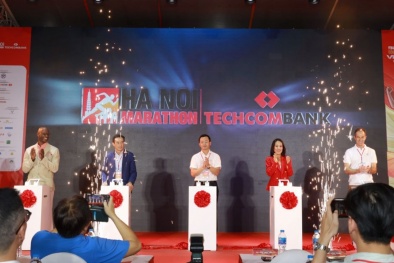 Giải chạy Hà Nội Marathon Techcombank lần đầu tiên tại Thủ đô thu hút gần 7.000 vận động viên