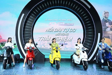 Giới trẻ Việt háo hức chờ nhận 'xe máy điện quốc dân' VinFast Evo200