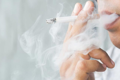 Mỹ cảnh báo: Khói thuốc lá ảnh hưởng xấu đến mức cholesterol trong máu