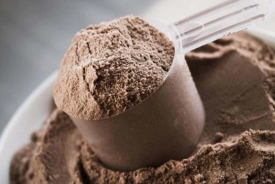 Những tác hại từ dùng nhiều bột Whey protein khi giảm cân và luyện tập thể thao
